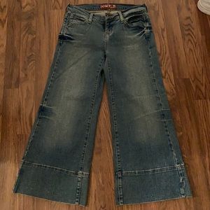 Wide Legged Capri Jeans